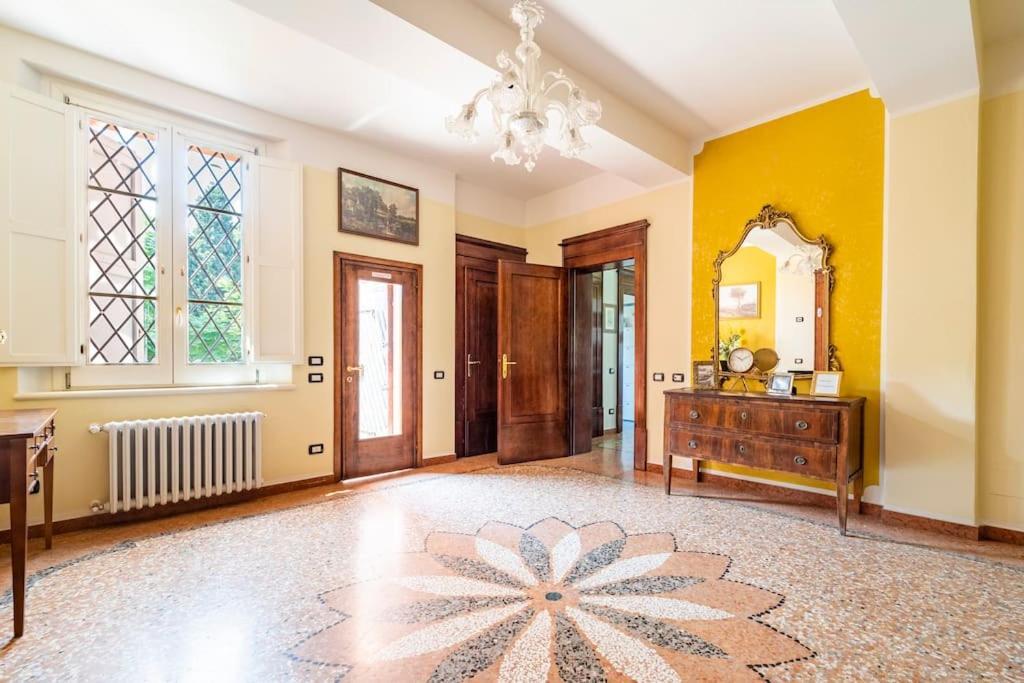Apartamento Elegant Apt, Wi-Fi And Garden Bolonia Exterior foto